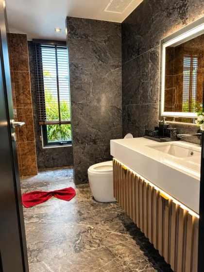 Luxus 4-Schlafzimmer-Poolvilla zur Miete in Suksan Fusion, Rawai