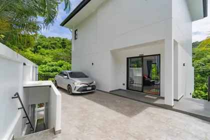Villa con piscina y vista al valle de 3 habitaciones, Chalong