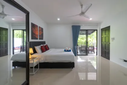 Villa con piscina y vista al valle de 3 habitaciones, Chalong