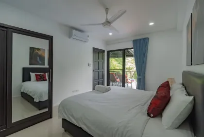 Villa con piscina y vista al valle de 3 habitaciones, Chalong