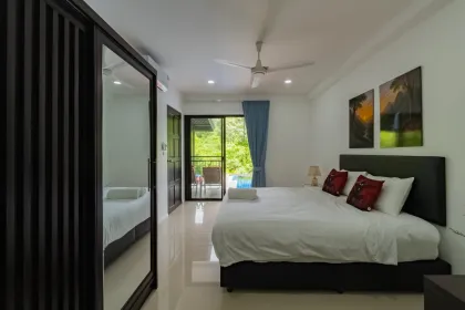 Villa con piscina y vista al valle de 3 habitaciones, Chalong
