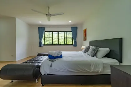 Villa con piscina y vista al valle de 3 habitaciones, Chalong
