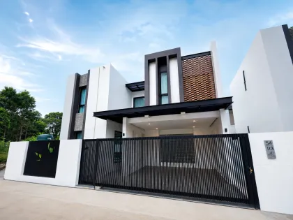 Villa moderne de luxe avec piscine à louer à Chalong
