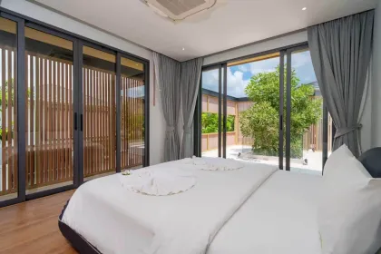 Luxury 5-Bedroom Villa for Rent in Mouana Grande Koh Kaew