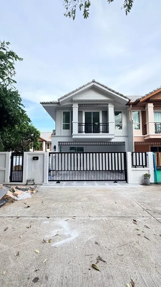 Современная 3-спальная вилла в аренду в Palm Villa, Па Клок, Раваи