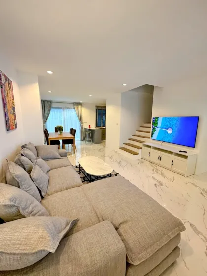 3-комнатная квартира с бассейном в аренду в Банг Тао, Пхукет