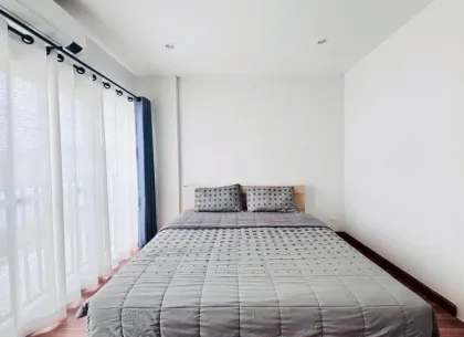 บ้านทาวน์โฮม 2 ชั้น สไตล์โมเดิร์น ให้เช่า ใกล้ Blue Tree