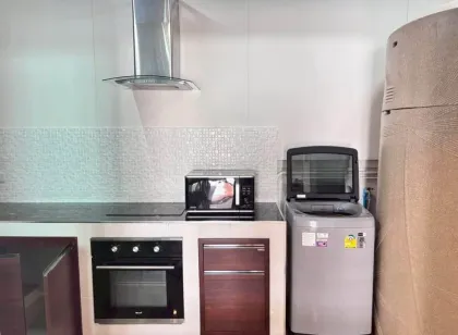 บ้านทาวน์โฮม 2 ชั้น สไตล์โมเดิร์น ให้เช่า ใกล้ Blue Tree
