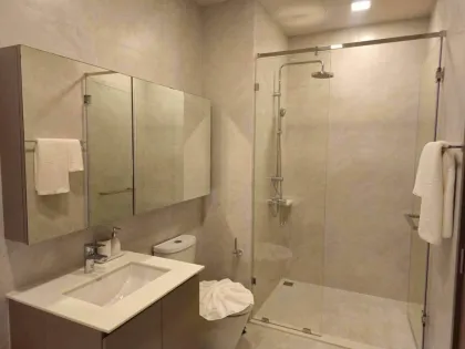 Condominio moderno de 2 habitaciones con vista a la piscina en Cherngtalay