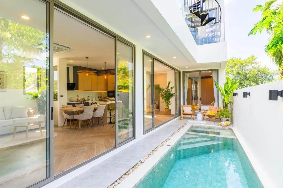 Villa 4 chambres 3 salles de bain avec piscine à Cherng Talay, Phuket