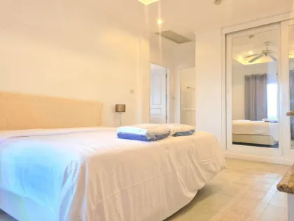 Apartamento de 1 dormitorio con vista al mar en Karon