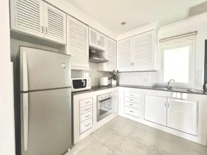 Apartamento de 1 dormitorio con vista al mar en Karon
