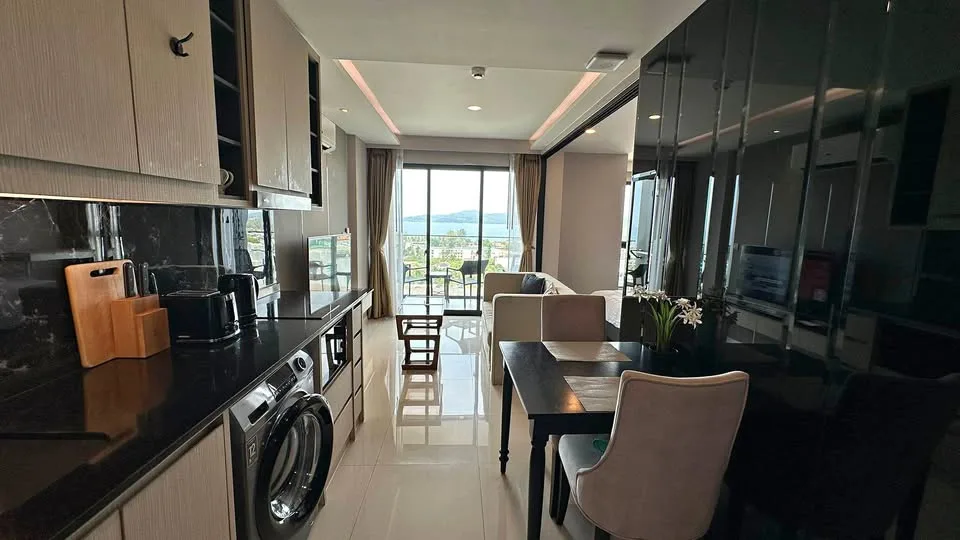 Appartement 1 chambre 1 salle de bain au MIDA Grande Resort avec vue mer près de la plage de Surin