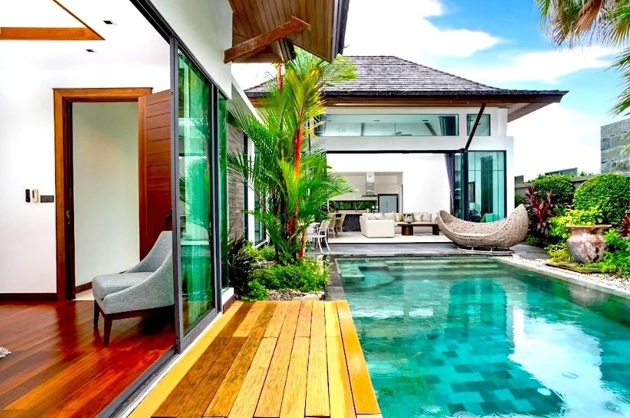Villa 2 chambres en bord de lac dans le quartier prisé de Pasak, Phuket