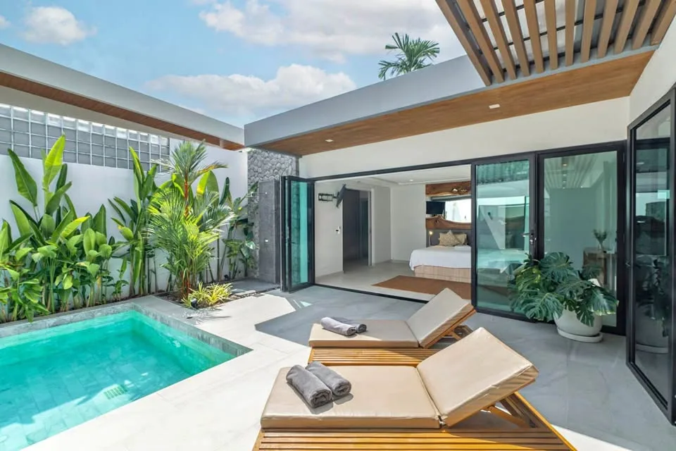 วิลล่าหรู 4 ห้องนอน พร้อมสระว่ายน้ำ ที่ Layan Lucky Villas ภูเก็ต