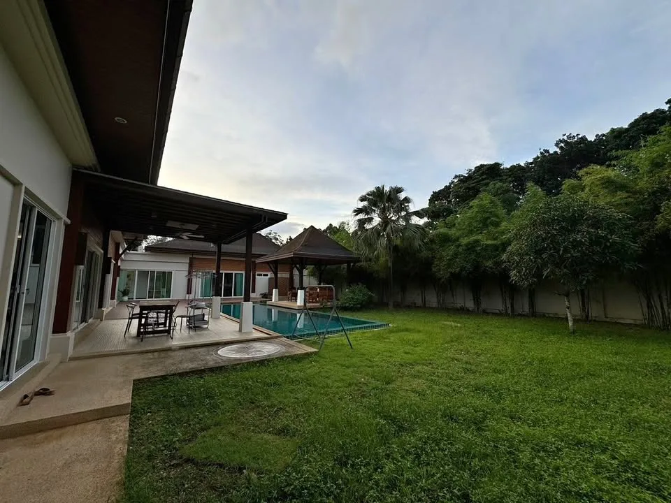Villa style Bali avec piscine privée 4 chambres proche UWC Phuket