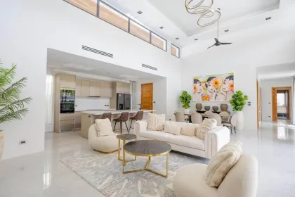 Роскошная вилла с 4 спальнями и бассейном в The Breeze Villas, Пхукет