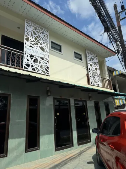 Cherng Talay出售带8间出租房的土地