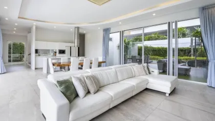 Moderne 4-Zimmer-Einzelpoolvilla in Pasak, Cherng Talay