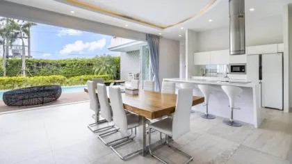 Moderne 4-Zimmer-Einzelpoolvilla in Pasak, Cherng Talay