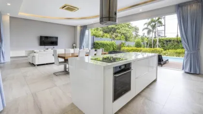 Moderne 4-Zimmer-Einzelpoolvilla in Pasak, Cherng Talay