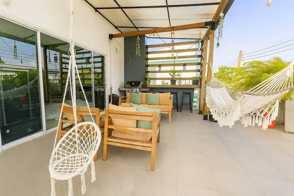 Moderne 2-stöckige Villa mit 3 Schlafzimmern in Thepkrasattri, Thalang