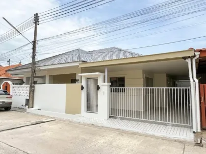 Отремонтированный таунхаус с 2 спальнями в Phanason Garden Home, Thalang