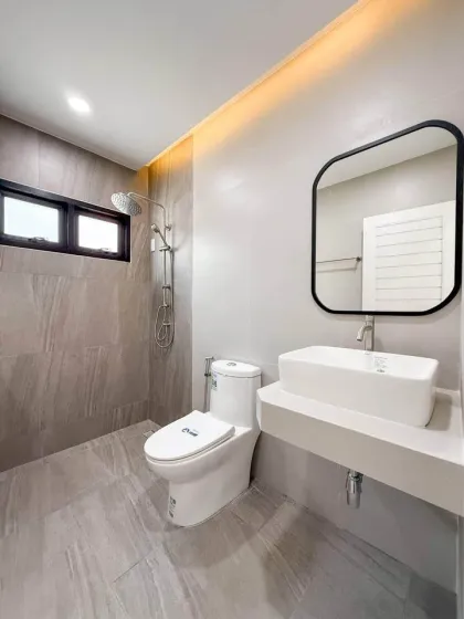 บ้านมุมชั้นเดียวตกแต่งใหม่ใน Phuket Villa California