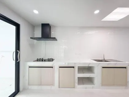 บ้านมุมชั้นเดียวตกแต่งใหม่ใน Phuket Villa California
