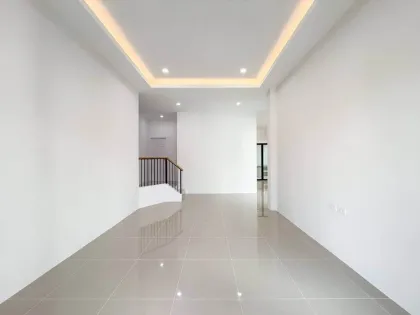 บ้านมุมชั้นเดียวตกแต่งใหม่ใน Phuket Villa California
