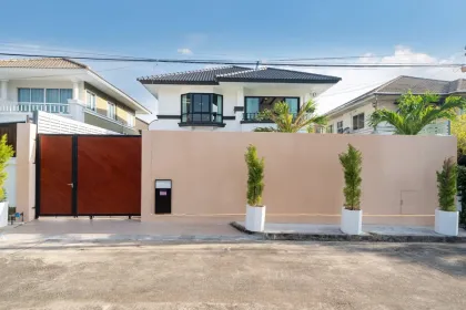 Villa con piscina de 6 habitaciones en la exclusiva zona de Bang Tao