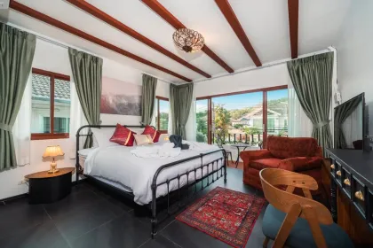Villa con piscina de 6 habitaciones en la exclusiva zona de Bang Tao