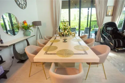 Luxury 4 Bedroom Villa with Pool in Nai Harn Baan Bua