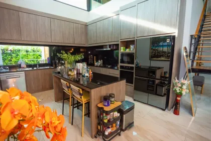 Luxury 4 Bedroom Villa with Pool in Nai Harn Baan Bua