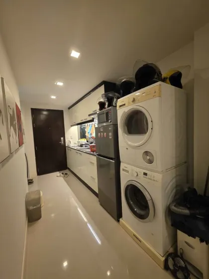 2-Zimmer-2-Badezimmer-Wohnung im Kris Condo Patong