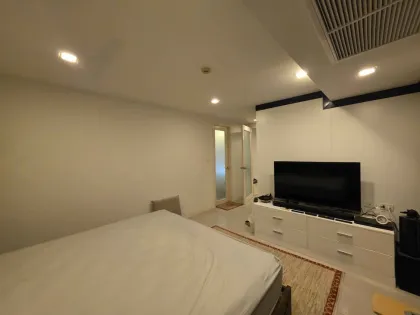 2-Zimmer-2-Badezimmer-Wohnung im Kris Condo Patong