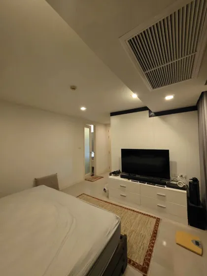 2-Zimmer-2-Badezimmer-Wohnung im Kris Condo Patong