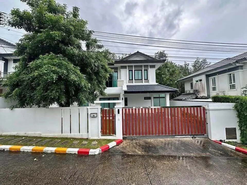 4-Bedroom 4-Bathroom Villa for Sale in Wichit–Chalong, Phuket