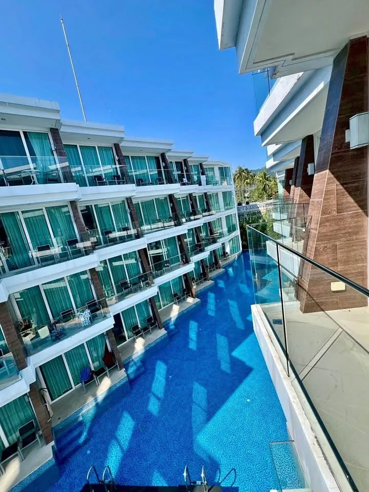 1 спальня, 1 ванная, кондо The Beachfront Rawai с видом на море