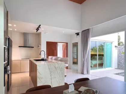 Exklusive 3-Zimmer-Poolvilla in Saiyuan, Rawai, Phuket
