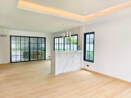 Полностью отремонтированная вилла с 4 спальнями в Supalai Hills Manik, Thalang