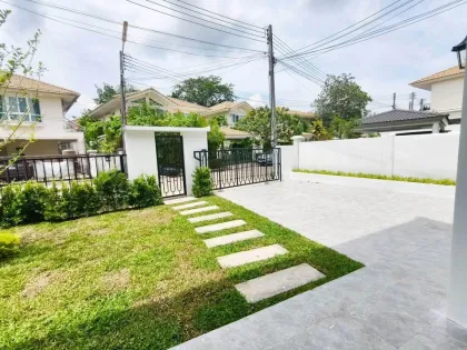 Полностью отремонтированная вилла с 4 спальнями в Supalai Hills Manik, Thalang