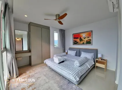 Condominio de 1 Habitación con Vista al Campo de Golf en Kathu