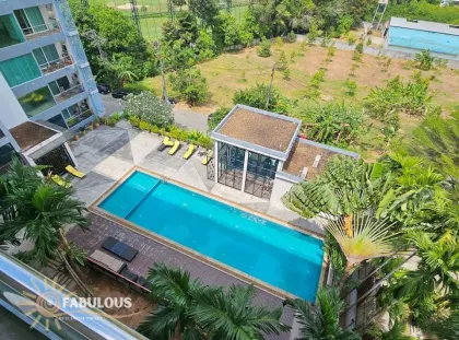 Condominio de 1 Habitación con Vista al Campo de Golf en Kathu