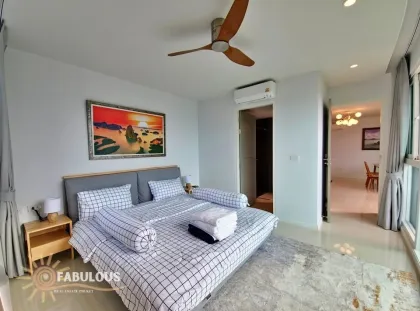 Condominio de 1 Habitación con Vista al Campo de Golf en Kathu