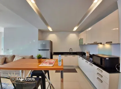 Condominio de 1 Habitación con Vista al Campo de Golf en Kathu