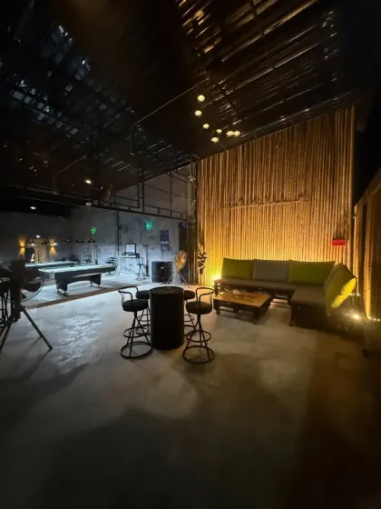 Bar Comercial con 1 Habitación y 2 Baños en Rawai, Phuket