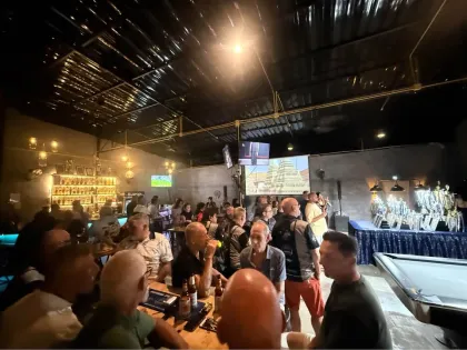 Bar Comercial con 1 Habitación y 2 Baños en Rawai, Phuket