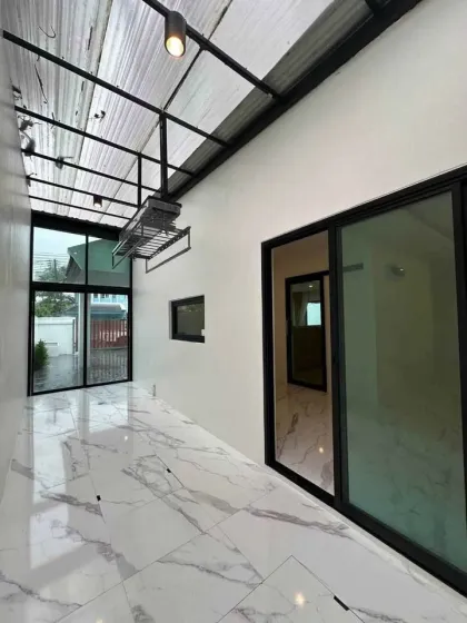 查龙区翻新的四卧别墅，带大面积土地