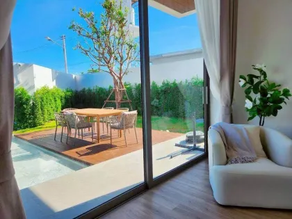 Geräumige 4-Zimmer-Poolvilla zum Verkauf in Rawai, Phuket